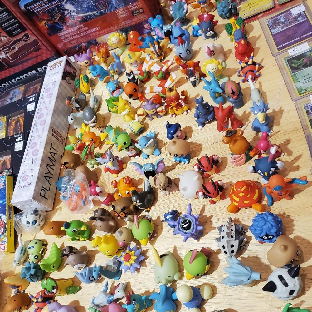 (15) BUNDLE of Pokémon finger puppets
